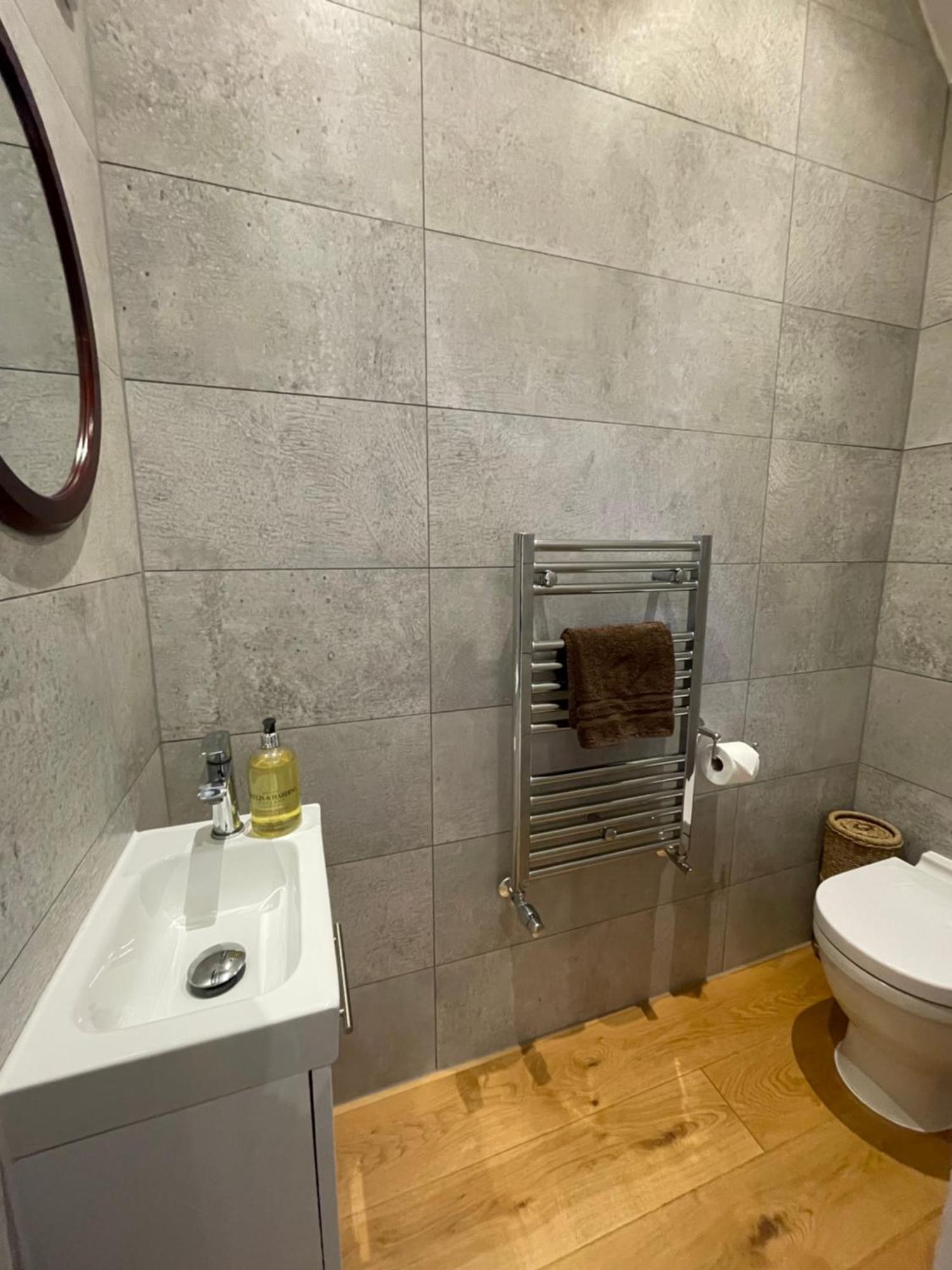 Charming & Cosy Town Centre Home With Parking Guildford Exterior photo